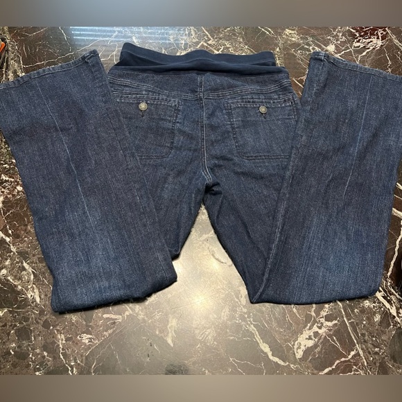 Old navy boot cut maternity jeans - Picture 3 of 3